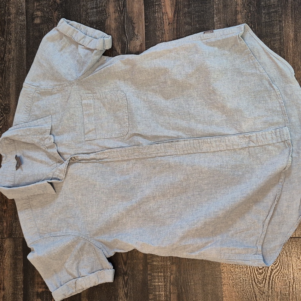 Eddie Bauer Chambray Short Sleeve Shirt
